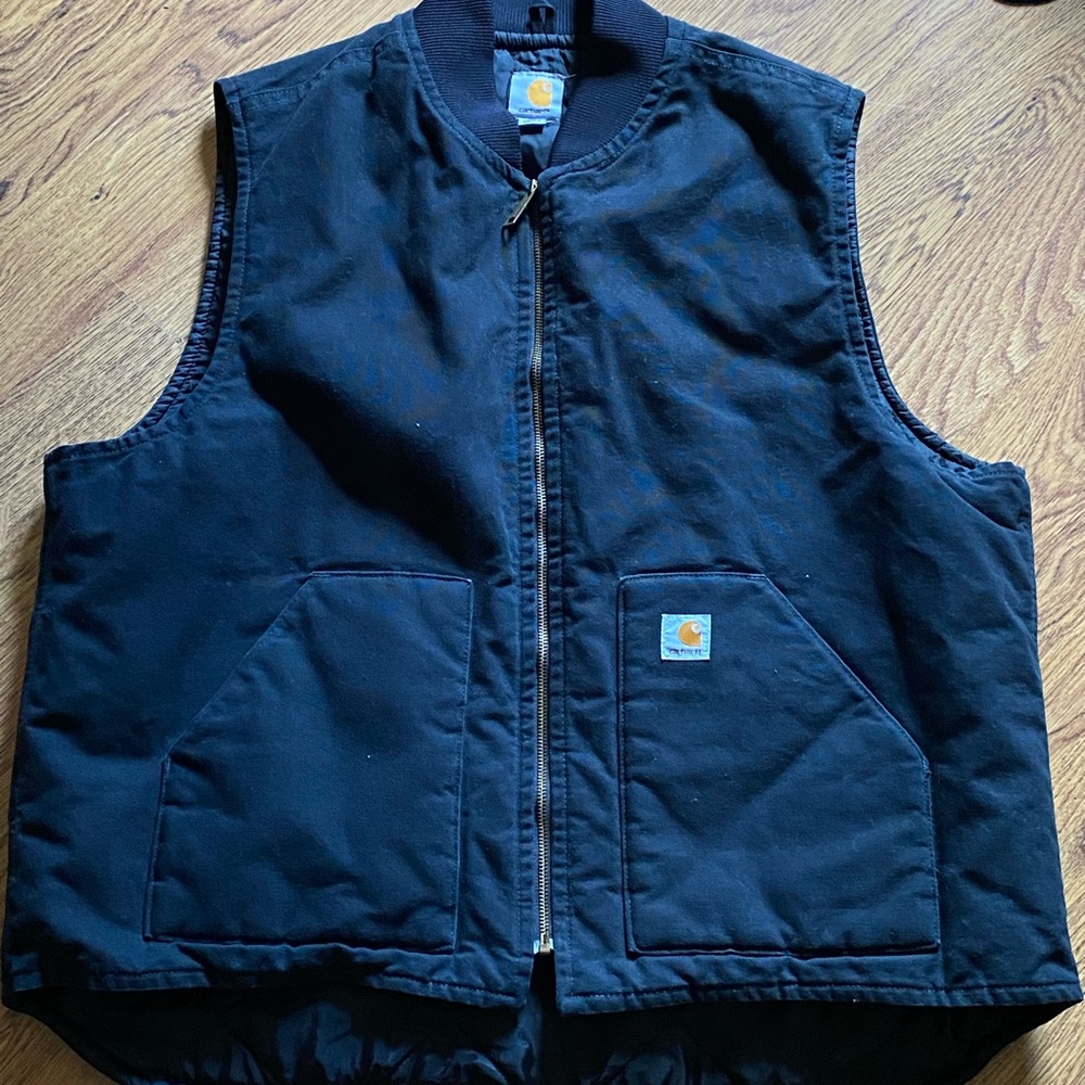 Black Carhartt vest